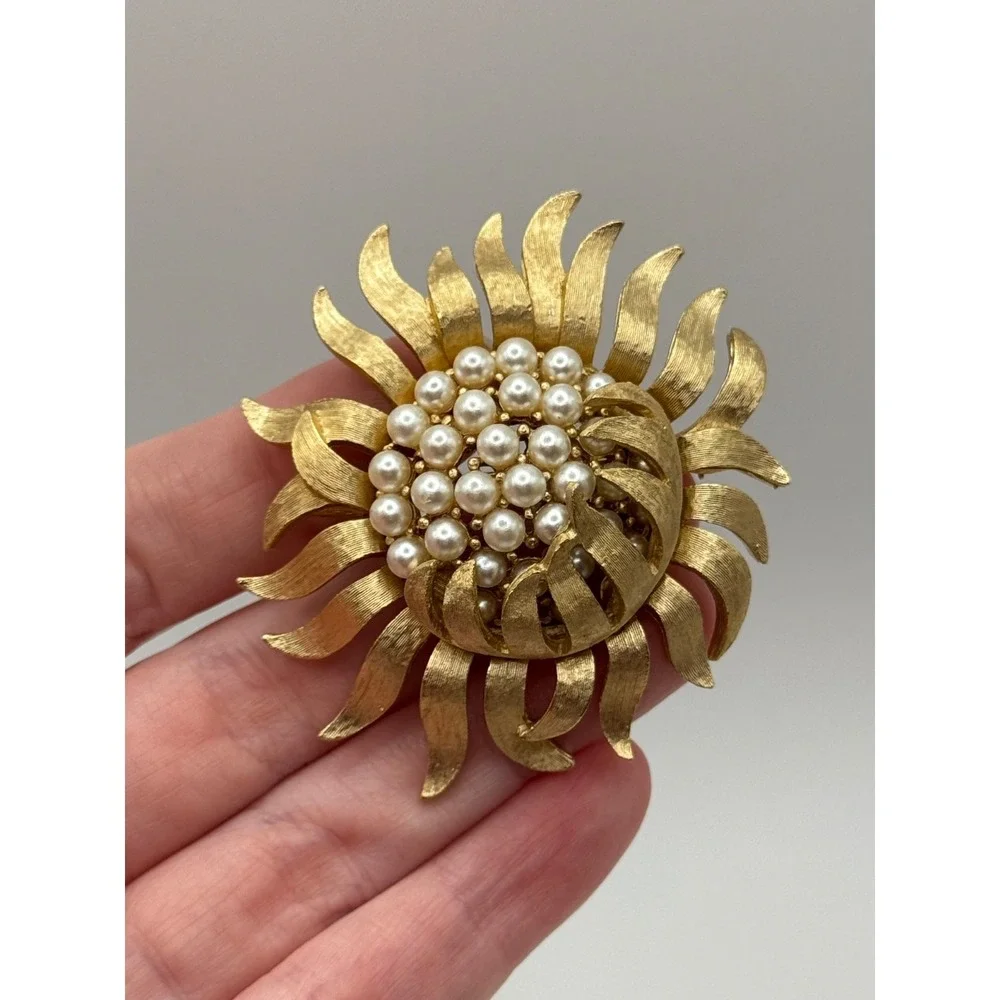 Vintage Crown Trifari Brooch Gold Tone Sunflower Flower Faux Pearl Pin